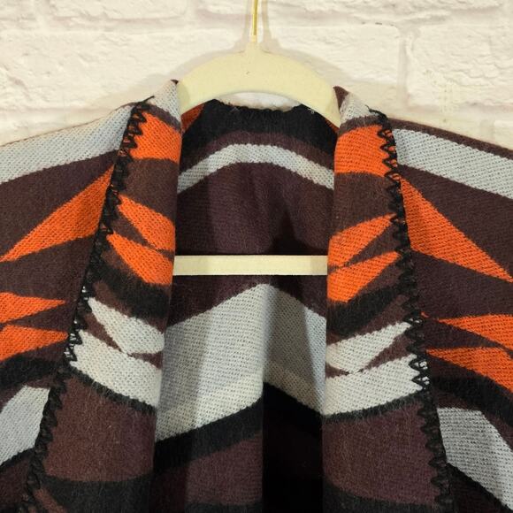 M Old Navy Womens Southwest Aztec Cozy Poncho Shawl Brown Orange Blanket Western - Picture 2 of 9